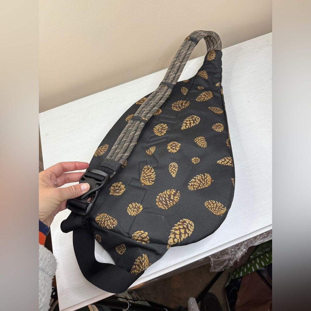 KAVU Original Rope Sling Bag -Black Pinecones - Picture 7 of 10